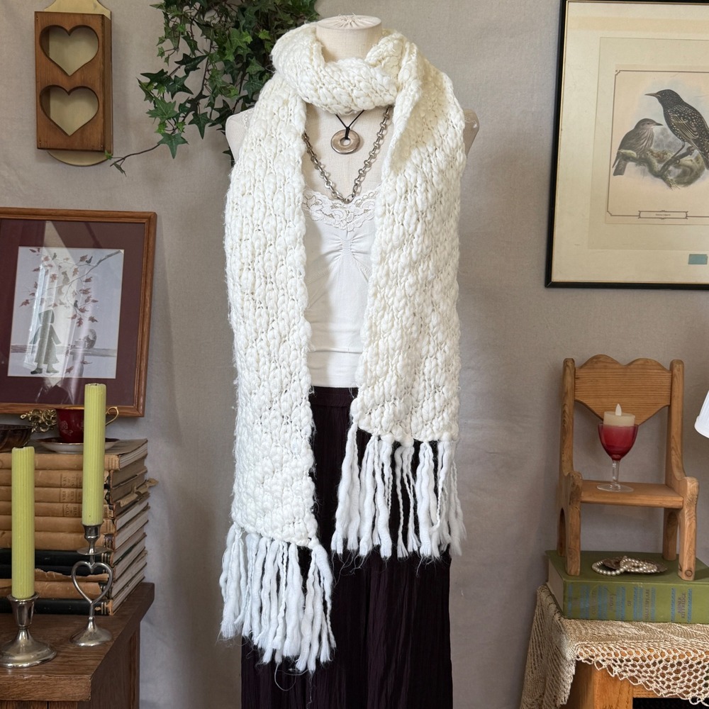 White Chunky Knit Tassel Scarf Coquette Cottagecore Cute Girly Grunge Accessory